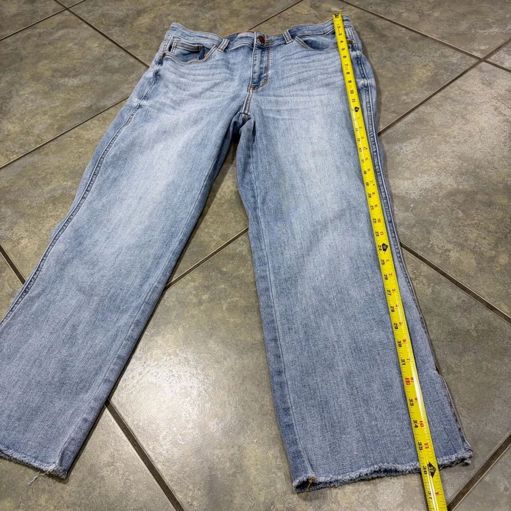 JUDY BLUE LOS ANGELES STRAIGHT FIT  WOMENS JEANS SIZE 15/32 LIGHT WASH 25 INSEAM - Picture 9 of 11